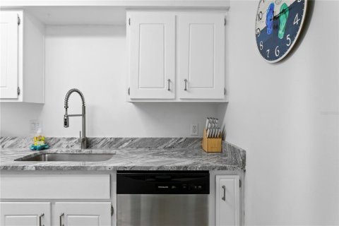 Condominio en venta en Largo, Florida, 2 dormitorios, 65.4 m2 № 2230876 - foto 5