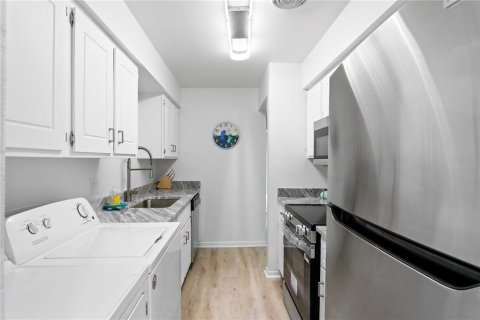 Condominio en venta en Largo, Florida, 2 dormitorios, 65.4 m2 № 2230876 - foto 14