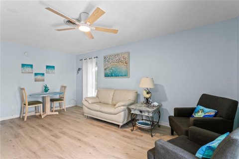 Condominio en venta en Largo, Florida, 2 dormitorios, 65.4 m2 № 2230876 - foto 2