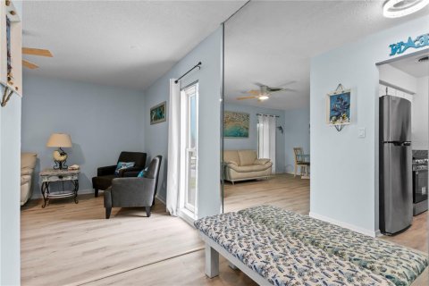Condominio en venta en Largo, Florida, 2 dormitorios, 65.4 m2 № 2230876 - foto 7