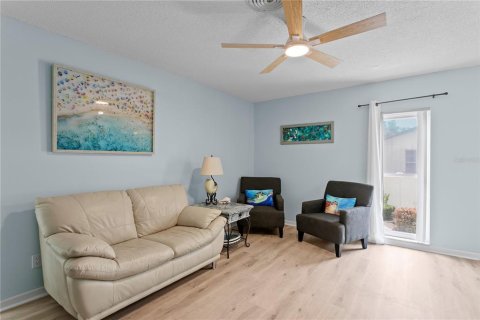 Condominio en venta en Largo, Florida, 2 dormitorios, 65.4 m2 № 2230876 - foto 11