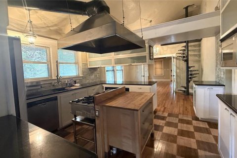 Villa ou maison à louer à Tampa, Floride: 2 chambres, 137.12 m2 № 2385652 - photo 13