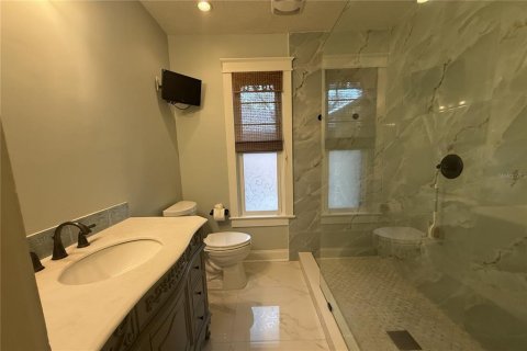 Villa ou maison à louer à Tampa, Floride: 2 chambres, 137.12 m2 № 2385652 - photo 25