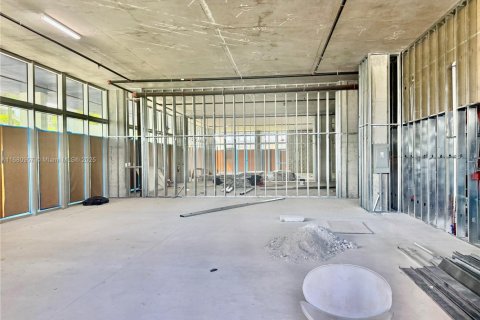 Propiedad comercial en venta en Aventura, Florida № 1859564 - foto 9