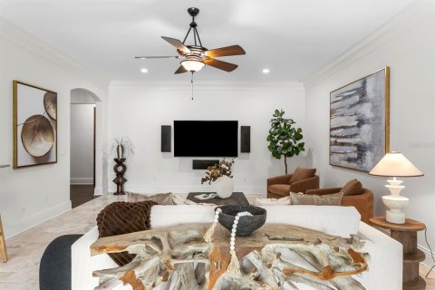 House in Tampa, Florida 4 bedrooms, 408.31 sq.m. № 2280333 - photo 14