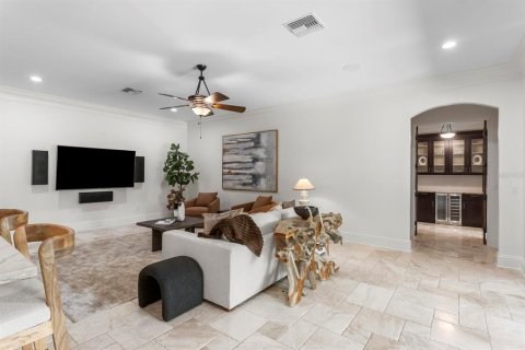 House in Tampa, Florida 4 bedrooms, 408.31 sq.m. № 2280333 - photo 25