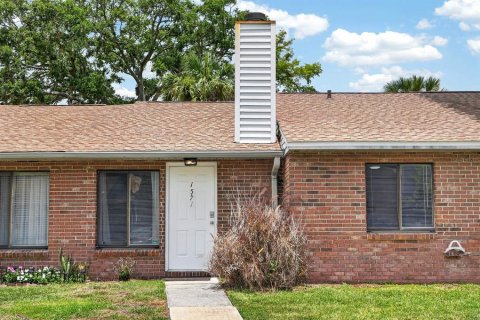 Townhouse in Daytona Beach, Florida 2 bedrooms, 85.56 sq.m. № 2100286 - photo 2