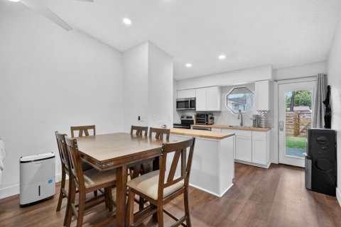 Townhouse in Daytona Beach, Florida 2 bedrooms, 85.56 sq.m. № 2100286 - photo 10