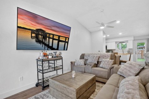 Townhouse in Daytona Beach, Florida 2 bedrooms, 85.56 sq.m. № 2100286 - photo 7