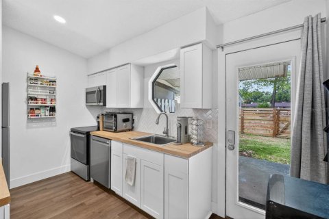 Townhouse in Daytona Beach, Florida 2 bedrooms, 85.56 sq.m. № 2100286 - photo 12