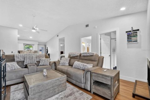 Townhouse in Daytona Beach, Florida 2 bedrooms, 85.56 sq.m. № 2100286 - photo 6