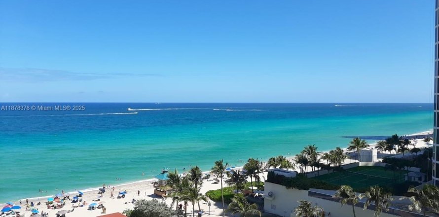 Studio à Condo à Sunny Isles Beach, Floride № 1929351