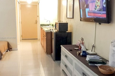 Copropriété à vendre à Sunny Isles Beach, Floride: 39.02 m2 № 1929351 - photo 15