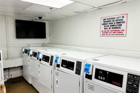 Copropriété à vendre à Sunny Isles Beach, Floride: 39.02 m2 № 1929351 - photo 12