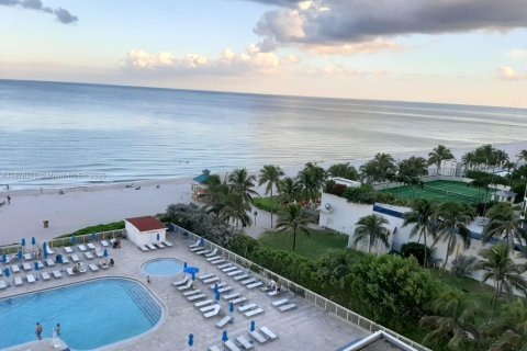 Copropriété à vendre à Sunny Isles Beach, Floride: 39.02 m2 № 1929351 - photo 22