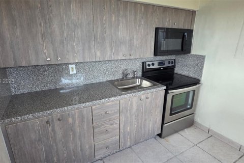 Снять в аренду квартиру в Хайалиа, Флорида 2 спальни, 425.49м2, № 2012032 - фото 11