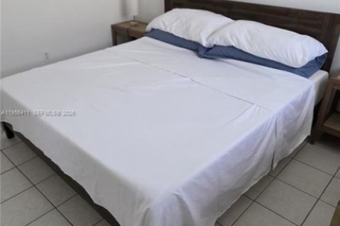 Снять в аренду квартиру в Хайалиа, Флорида 2 спальни, 425.49м2, № 2012032 - фото 6