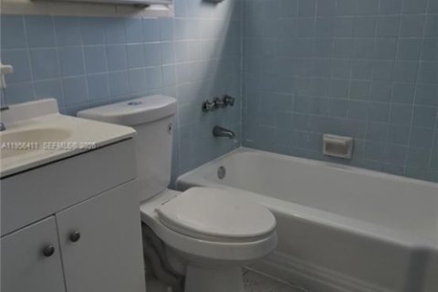 Снять в аренду квартиру в Хайалиа, Флорида 2 спальни, 425.49м2, № 2012032 - фото 9