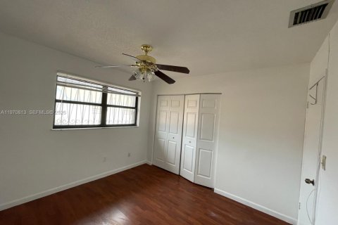 Townhouse in Hialeah, Florida 2 bedrooms, 106.84 sq.m. № 2031464 - photo 9