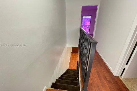 Townhouse in Hialeah, Florida 2 bedrooms, 106.84 sq.m. № 2031464 - photo 12