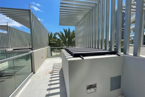 Купить кондоминиум в Санни-Айлс-Бич, Флорида 21.37м2, № 1959434 - фото 5