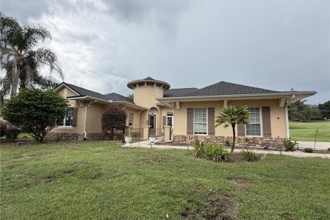 Villa ou maison à Lady Lake, Floride 3 chambres, 213.95 m2 № 2410403