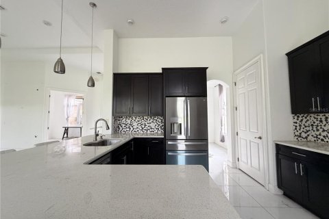 Villa ou maison à vendre à Lady Lake, Floride: 3 chambres, 213.95 m2 № 2410403 - photo 11