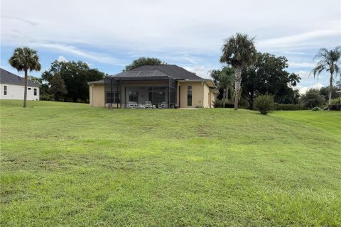 Villa ou maison à vendre à Lady Lake, Floride: 3 chambres, 213.95 m2 № 2410403 - photo 2