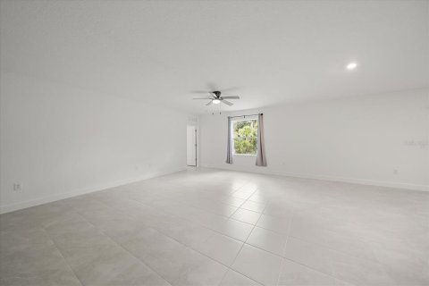 Villa ou maison à vendre à North Port, Floride: 4 chambres, 171.87 m2 № 1910833 - photo 10