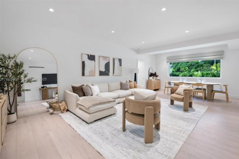 Casa en venta en Miami, Florida, 4 dormitorios, 191.38 m2 № 1984408 - foto 9