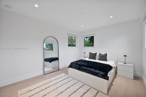 Casa en venta en Miami, Florida, 4 dormitorios, 191.38 m2 № 1984408 - foto 24