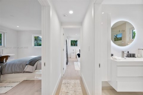 Casa en venta en Miami, Florida, 4 dormitorios, 191.38 m2 № 1984408 - foto 27