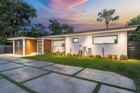 Casa en venta en Miami, Florida, 4 dormitorios, 191.38 m2 № 1984408 - foto 6