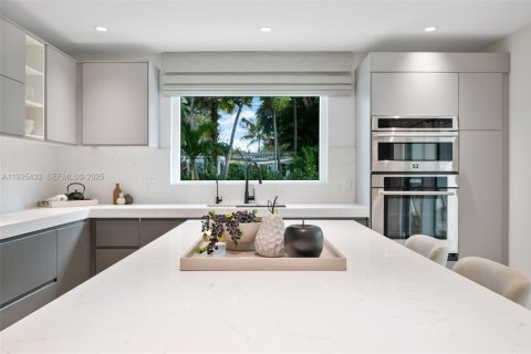 Casa en venta en Miami, Florida, 4 dormitorios, 191.38 m2 № 1984408 - foto 15