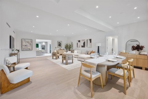 Casa en venta en Miami, Florida, 4 dormitorios, 191.38 m2 № 1984408 - foto 12