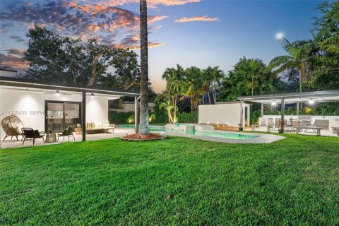 Casa en venta en Miami, Florida, 4 dormitorios, 191.38 m2 № 1984408 - foto 3