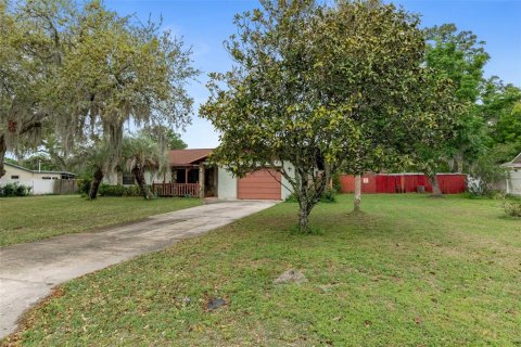 House in Crystal River, Florida 2 bedrooms, 122.91 sq.m. № 1654790 - photo 1