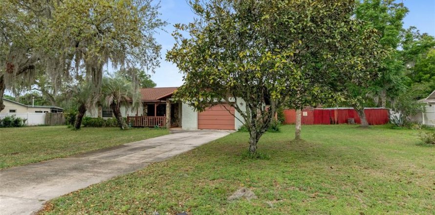 House in Crystal River, Florida 2 bedrooms, 122.91 sq.m. № 1654790