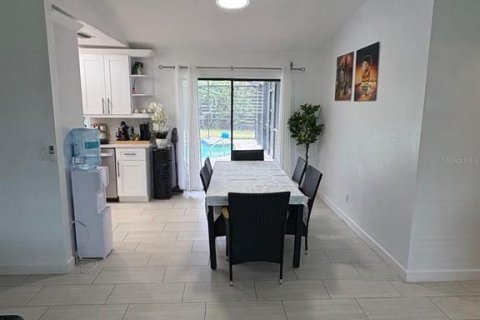 Villa ou maison à vendre à Cape Coral, Floride: 3 chambres, 114.36 m2 № 2398272 - photo 5