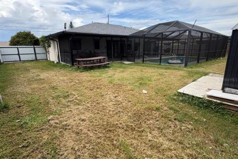 Villa ou maison à vendre à Cape Coral, Floride: 3 chambres, 114.36 m2 № 2398272 - photo 12