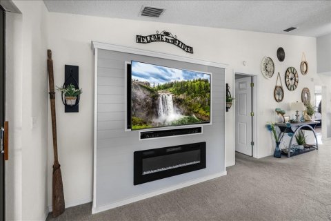 Condo in Weeki Wachee, Florida, 2 bedrooms  № 2195653 - photo 15
