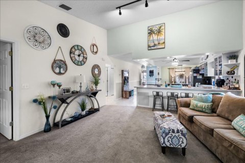 Condo in Weeki Wachee, Florida, 2 bedrooms  № 2195653 - photo 12