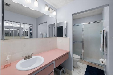 Condo in Weeki Wachee, Florida, 2 bedrooms  № 2195653 - photo 22