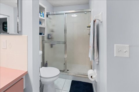 Condo in Weeki Wachee, Florida, 2 bedrooms  № 2195653 - photo 23