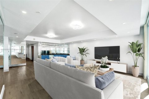 Condo in Hollywood, Florida, 3 bedrooms  № 1944498 - photo 17