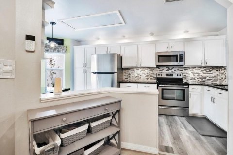 Townhouse in Orlando, Florida 3 bedrooms, 128.76 sq.m. № 2221658 - photo 14