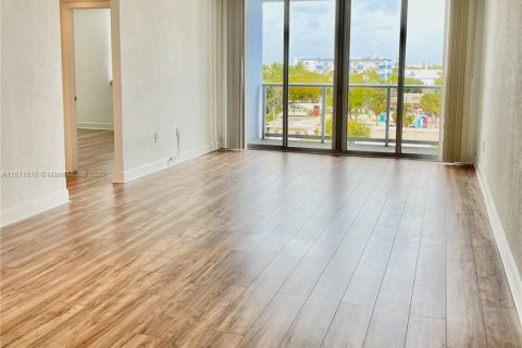 Condo in Miami Beach, Florida, 1 bedroom  № 1937660 - photo 4