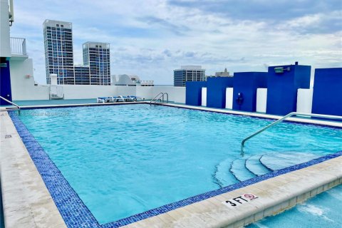 Condominio en alquiler en Miami Beach, Florida, 1 dormitorio, 83.43 m2 № 1937660 - foto 19