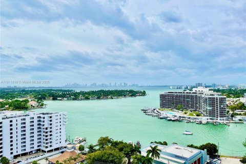 Condominio en alquiler en Miami Beach, Florida, 1 dormitorio, 83.43 m2 № 1937660 - foto 22