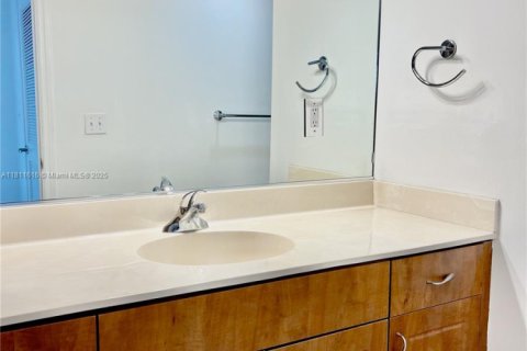 Condominio en alquiler en Miami Beach, Florida, 1 dormitorio, 83.43 m2 № 1937660 - foto 14